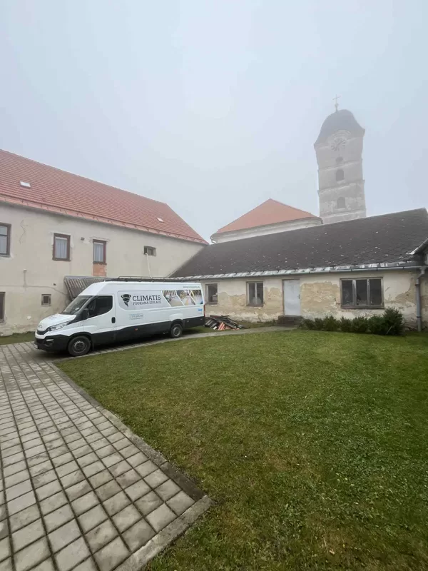 Foukaná izolace - Fara Želetava
